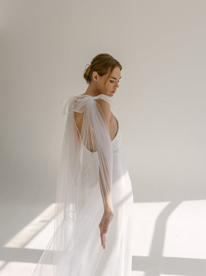 Bow Cape Veil