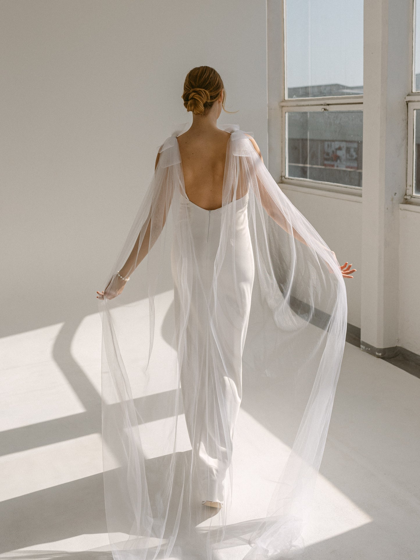 Bow Cape Veil